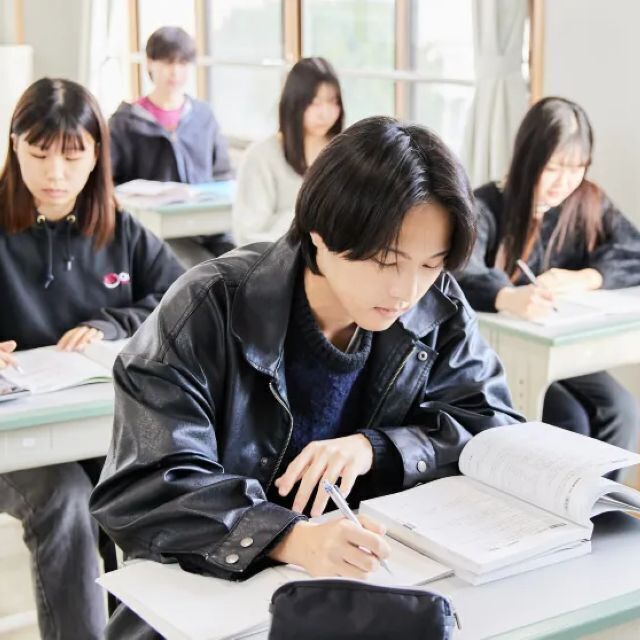 水戸ビジネス＆ホスピタリティ専門カレッジ 在学生の9割が選んだ理由がここにある。OCで未来を体験！1