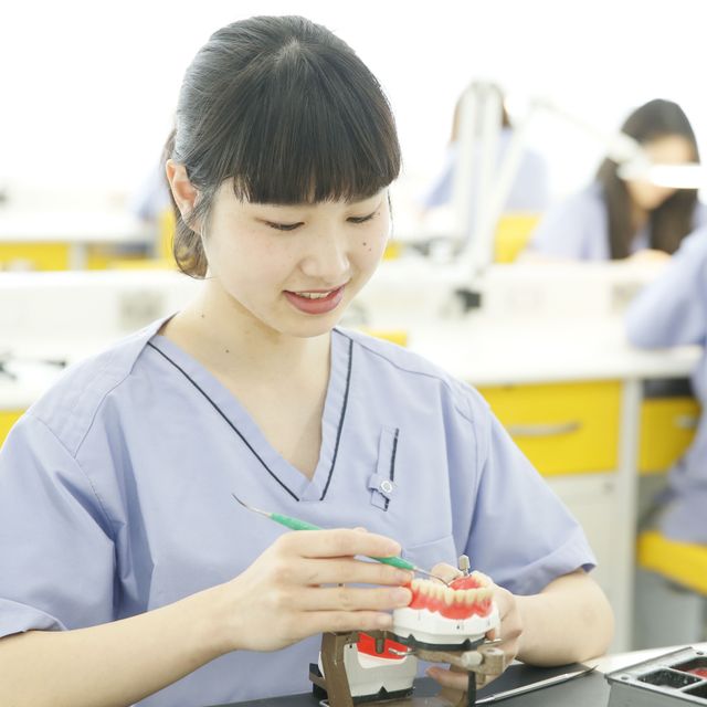 横浜歯科医療専門学校 歯科技工士学科　「はじめての歯科体験DAY」　1