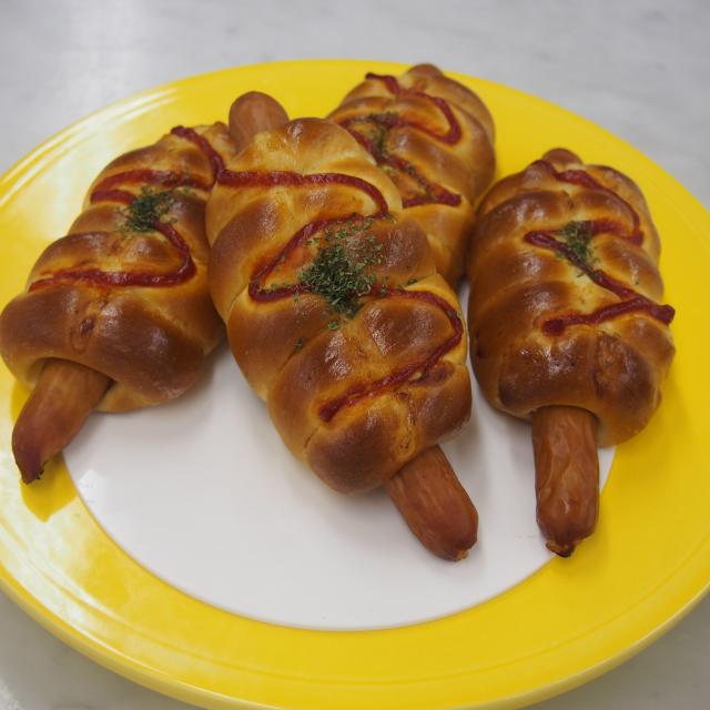 名古屋製菓専門学校 『ウインナーロール』名古屋製菓／製パン科1