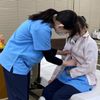 湘南医療福祉専門学校 【介護福祉科】服を着る、脱ぐコツ！？着脱介護を学ぼう！