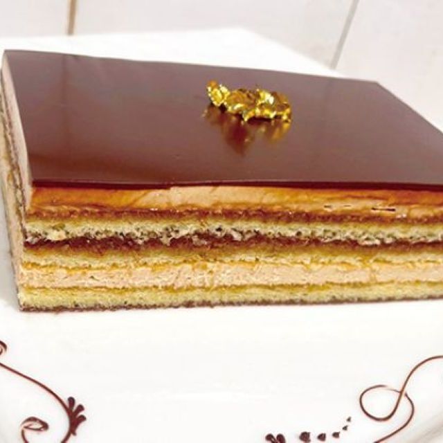 国際テクニカル調理製菓専門学校 バレンタインはもちろん手作り！「チョコレートケーキ」に挑戦1