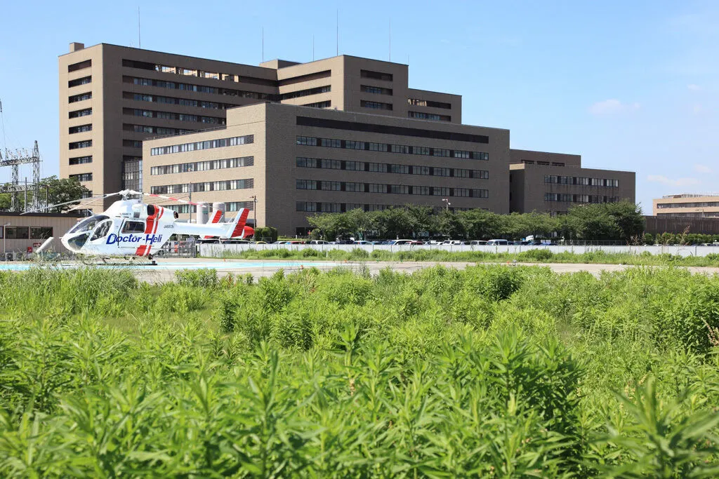 埼玉医科大学附属総合医療センター看護専門学校 資料・願書請求｜看護