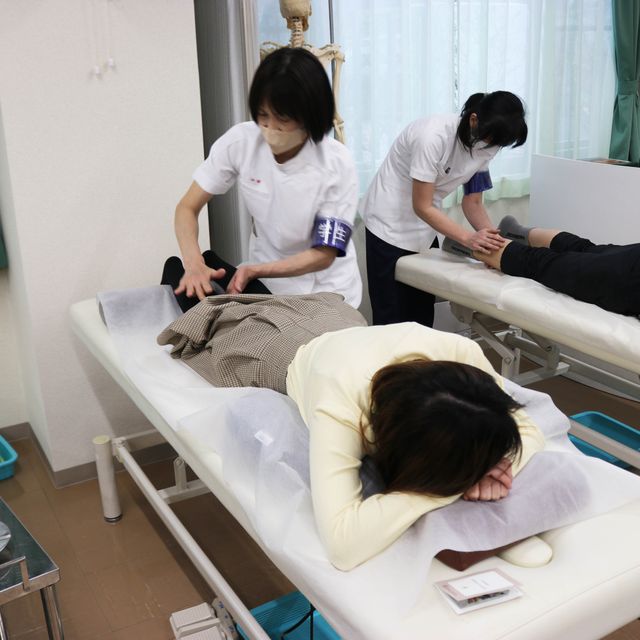 東洋鍼灸専門学校 【体験入学】さまざまな灸を体験・3年生とのフリートーク～4