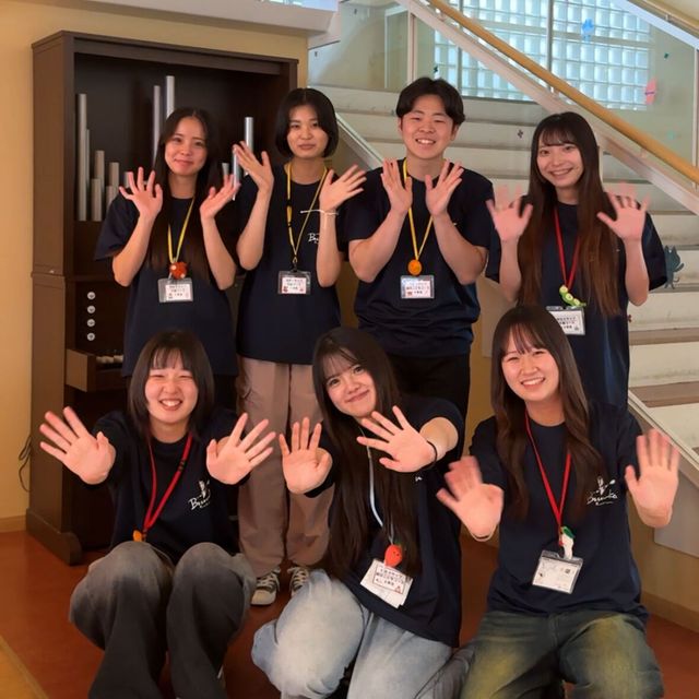 名古屋文化学園保育専門学校 保育アート体験 点で描くだけのアボリジナルアートに挑戦しよう2