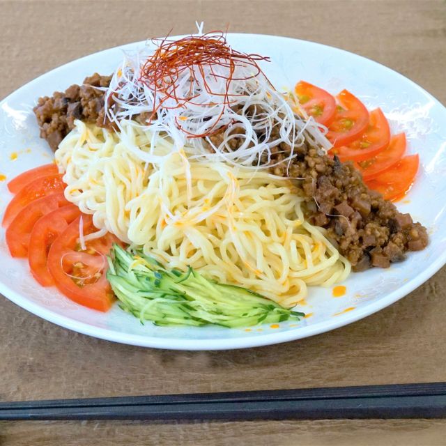 名古屋ユマニテク調理製菓専門学校 7月11日調理体験｜暑さ吹き飛ぶ“ジャージャー麺”1