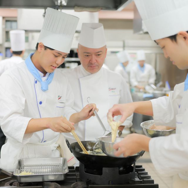 香川調理製菓専門学校 【調理】海老天丼＆しじみの味噌汁1