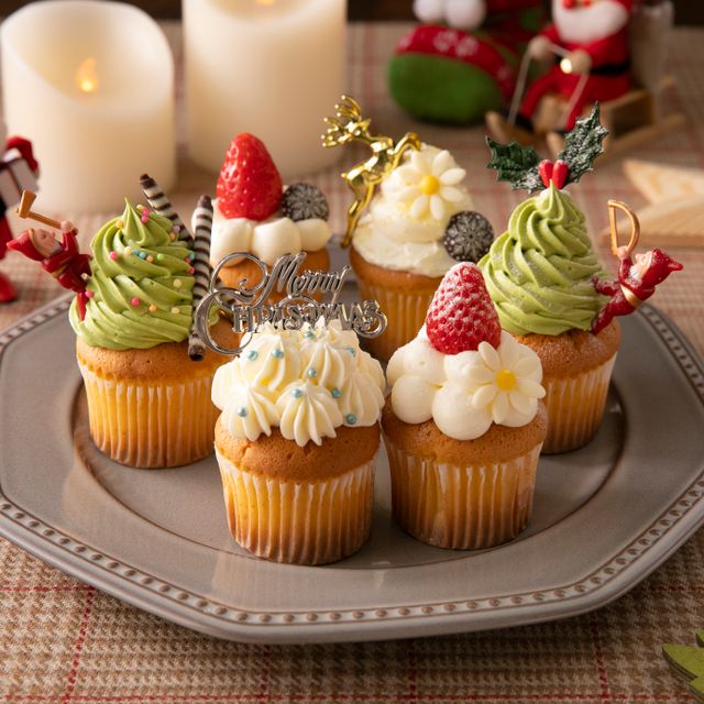 赤堀製菓・カフェ専門学校 クリスマスカップケーキ＆クリスマスラテ1