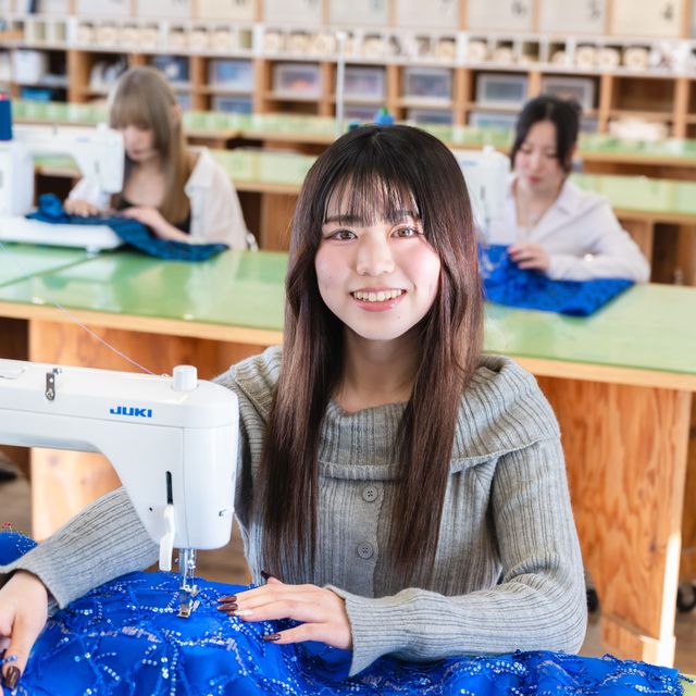 足利デザイン・ビューティ専門学校 ファッションデザイン科：骨格タイプ別！スタイリング体験3