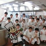 若鶏と小海老、帆立貝の茸入りクリームソース♪の詳細