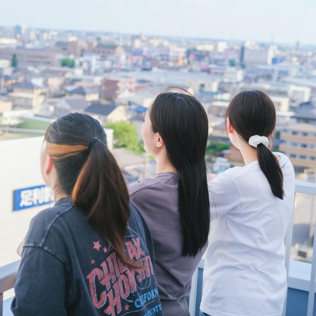足利デザイン・ビューティ専門学校 クリエイティブデザイン科：缶バッチ／レジンアクセサリー3