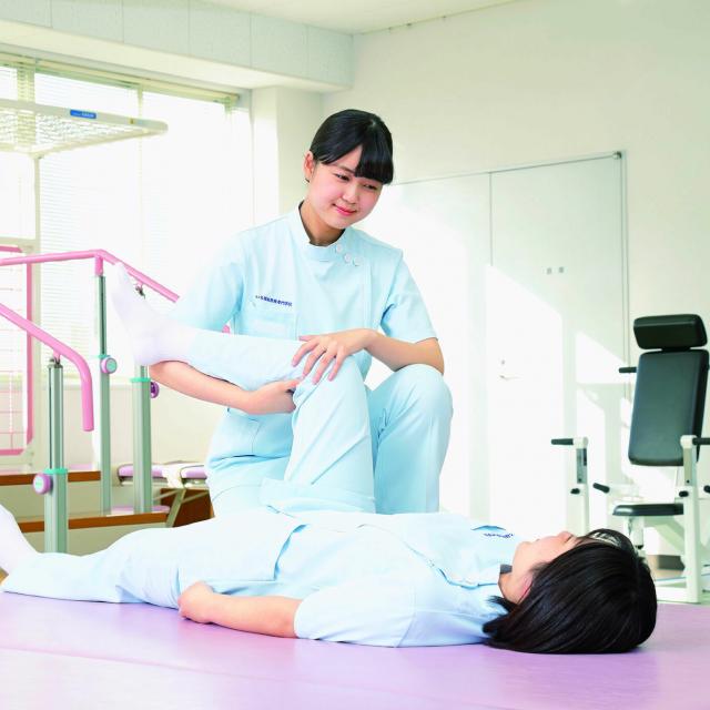 あいち福祉医療専門学校 知る・体験する9テーマで 魅力を徹底理解! ~理学療法コース~1
