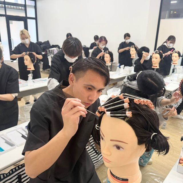 静岡アルス美容専門学校 即戦力教育「カラー」＆ワインディング体験！3