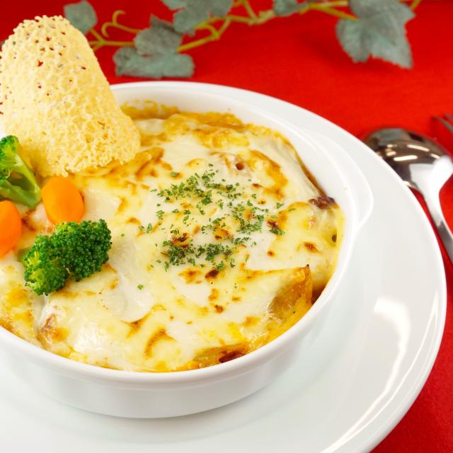 名古屋ユマニテク調理製菓専門学校 12月20日調理体験｜ペンネボロネーゼの熱々グラタン1