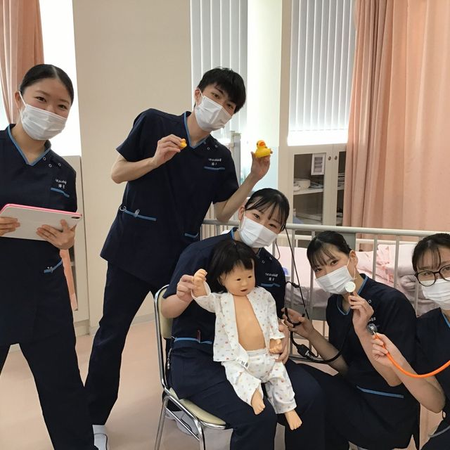 国際ティビィシィ小山看護専門学校 体験イベント！未来の命に触れる「赤ちゃん沐浴体験」4