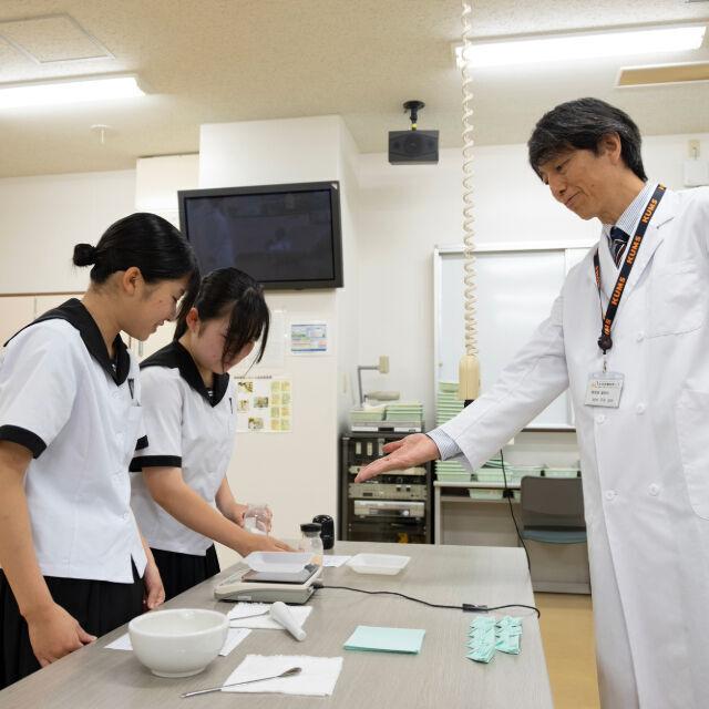 九州医療科学大学 【薬学科】春のオープンキャンパス2
