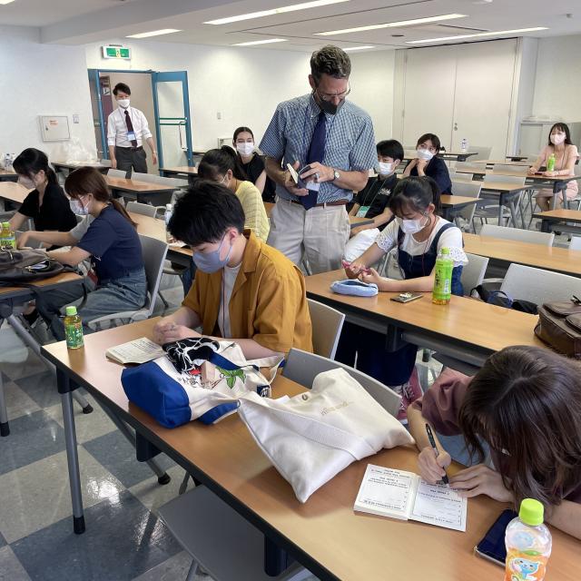 大阪外語専門学校 【秋の英語SPイベント】World Party Day!3