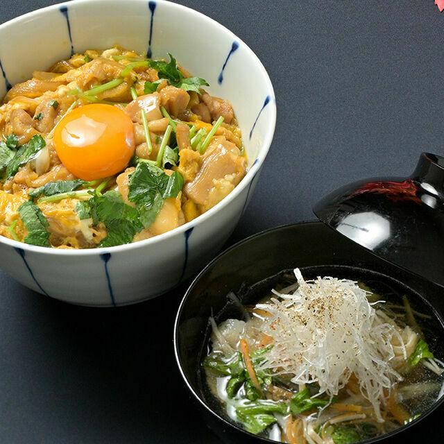 織田調理師専門学校 親子丼&沢煮椀1