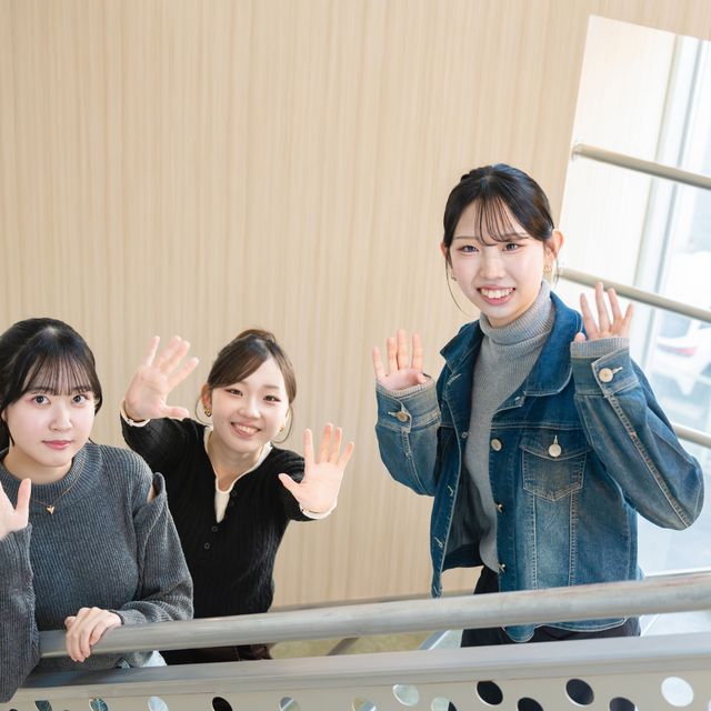 足利デザイン・ビューティ専門学校 トータルビューティ科：ぱっちりまつ毛メイク/美白パック3