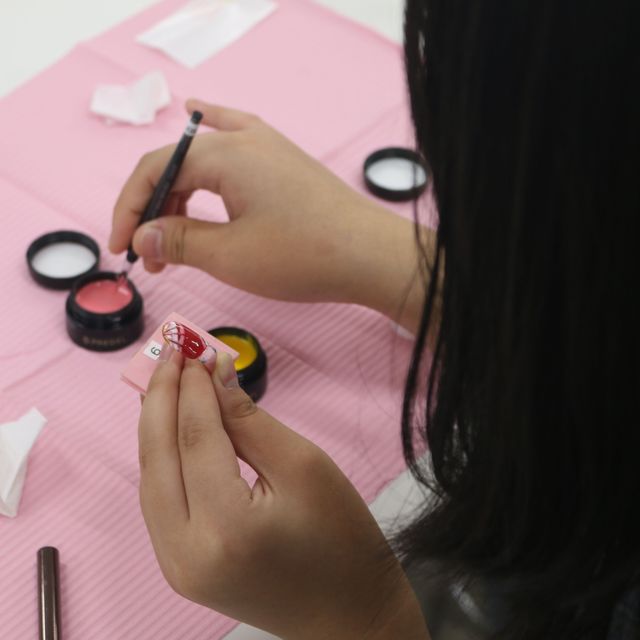 専門学校岡山ビューティモード トータルビューティ学科｜初めてでも安心★ネイル体験1