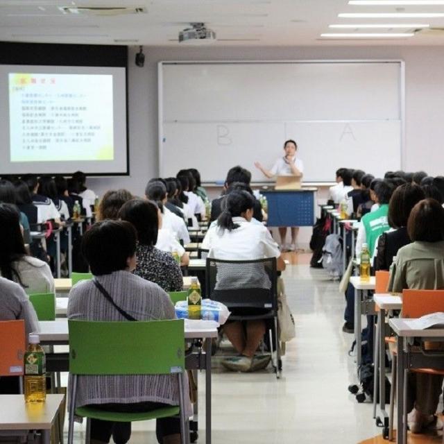 専門学校 北九州看護大学校 夕方からの保護者説明会1