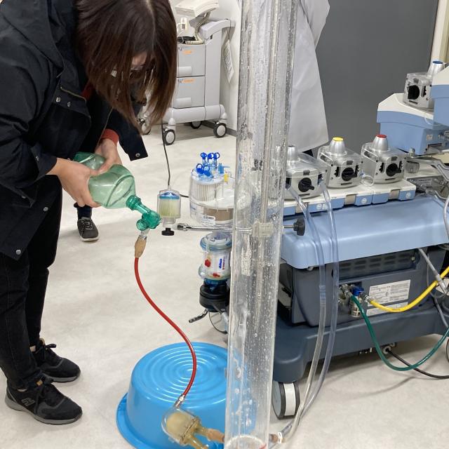 読売理工医療福祉専門学校 【臨床工学科】～医療機器の操作を体験してみよう～3