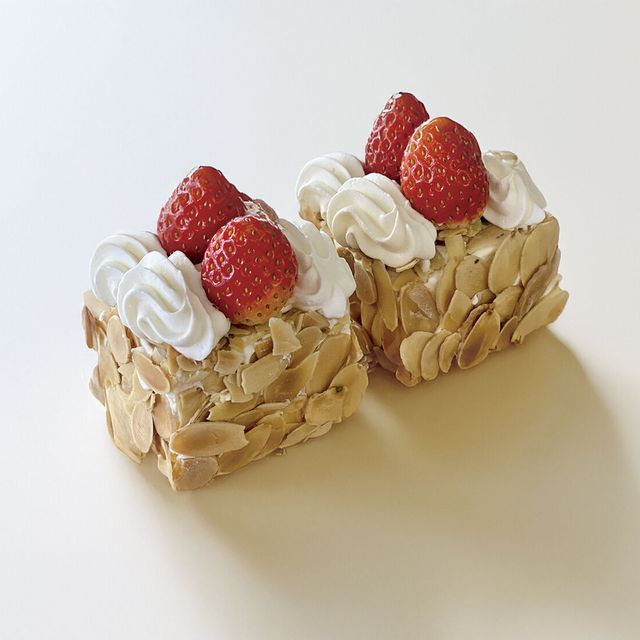 専門学校　福岡ビジョナリーアーツ 【フード】苺のナポレオンパイ1