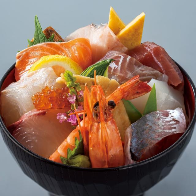 西日本調理製菓専門学校 魚を卸して海鮮丼をつくろう!1