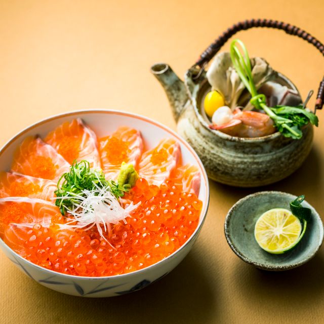 吉祥寺二葉栄養調理専門職学校 ☆調理☆サーモンとイクラの親子丼・土瓶蒸し1