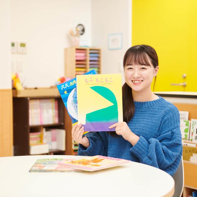 アルファ医療福祉専門学校 【こども保育学科】絵本の世界にふれてみよう!1