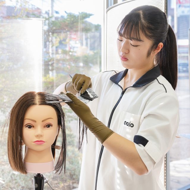 足利デザイン・ビューティ専門学校 美容総合科：韓国風ヘアアレンジ体験＆選べる実習4