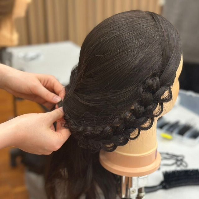 高津理容美容専門学校 OBOGday！現役美容師と技術体験＆トークタイム2