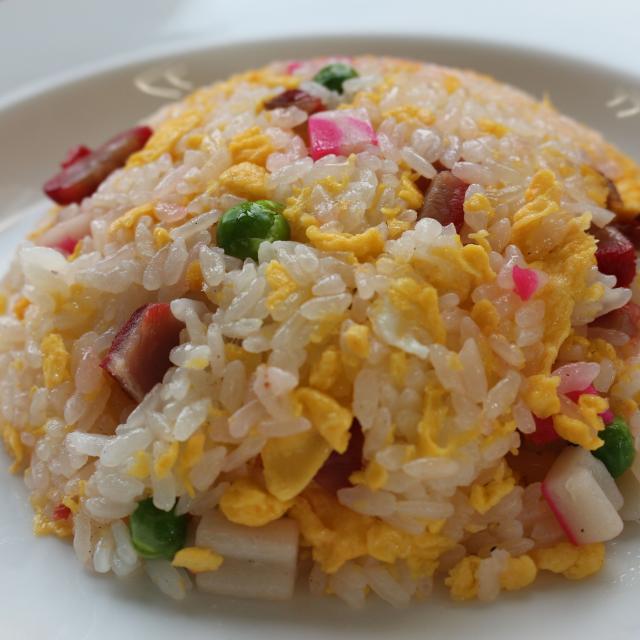 華調理製菓専門学校 中国料理　五目チャーハン1