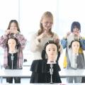 国際ビューティ＆フード大学校 【美容学科】傷メイク＆VRパーマ巻き