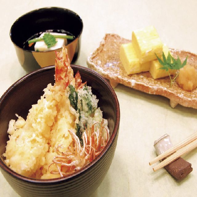~日本料理~【天ぷら丼・だし巻き玉子・帆立貝真薯清汁仕立て】