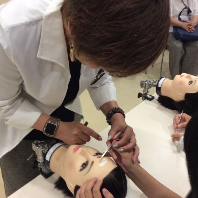 名古屋ビューティー専門学校 目の印象を変えるマツエクデザイン☆1