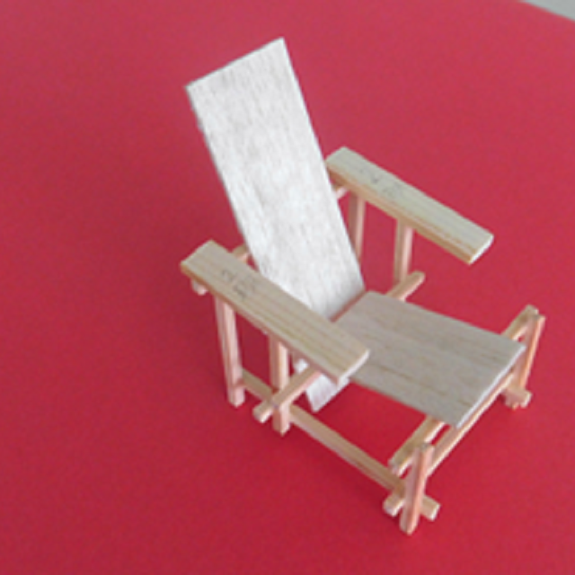 千葉職業能力開発短期大学校 【住居環境科】椅子模型制作「レッド＆ブルーチェア」1