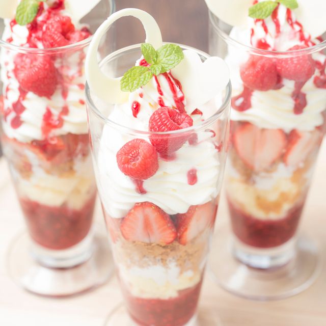 札幌観光ブライダル・製菓専門学校 【製菓学科】ご褒美いちごパフェ1