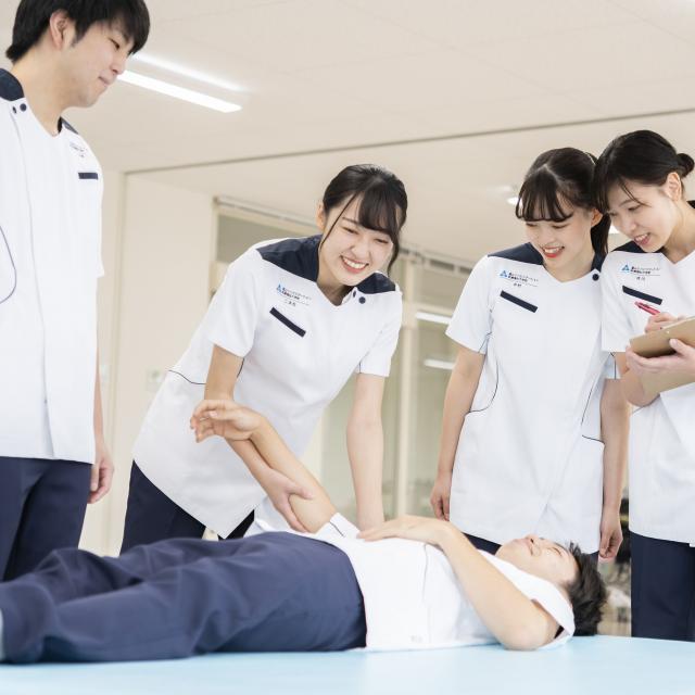 富山リハビリテーション医療福祉大学校 【介護福祉科】１０/４（土） 身体のサインを知ろう！1