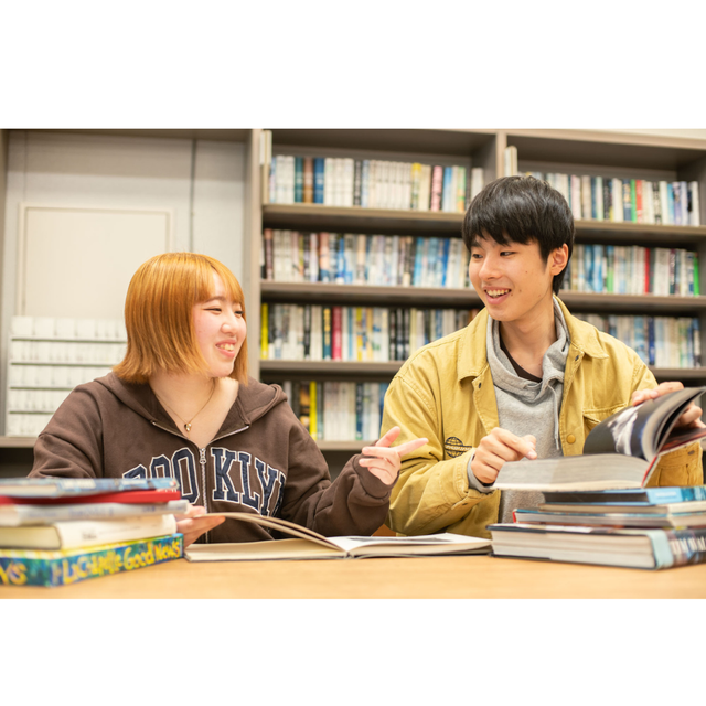 日本写真芸術専門学校 【体験授業】写真集講座～読み解きながら見る力を養おう～1