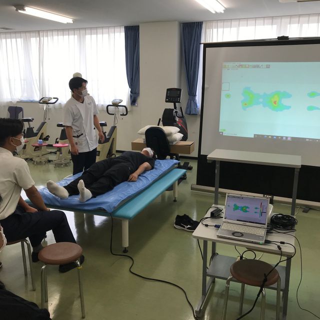 宮崎リハビリテーション学院 理学療法体験（評価ブース）：理学療法評価や機器での評価を体験4