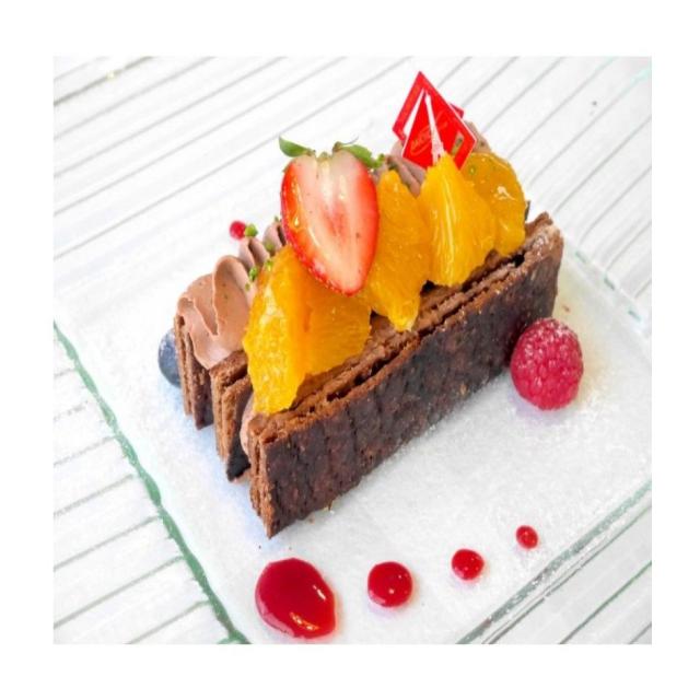 山手調理製菓専門学校 【製菓】チョコレートミルフィーユ1