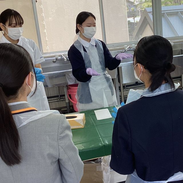旭川荘厚生専門学院 【看護学科】「感染予防」の看護技術体験3