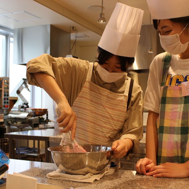 富山調理製菓専門学校 【製菓技術科】６/２０（土）ウェディングケーキ2