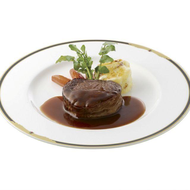 辻調理師専門学校 西洋料理「牛フィレ肉のステーキ」1