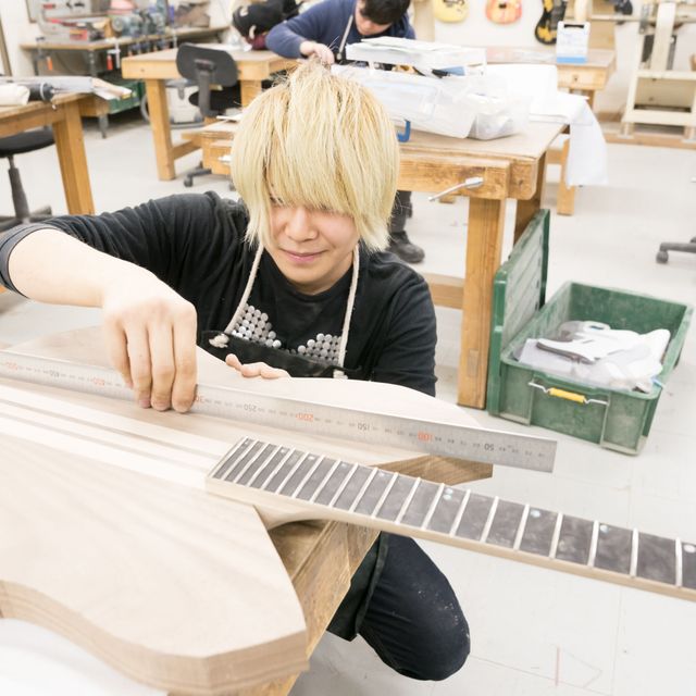 キャットミュージックカレッジ専門学校 【ギタークラフト＆リペア】ギター・ベースのできるまで1