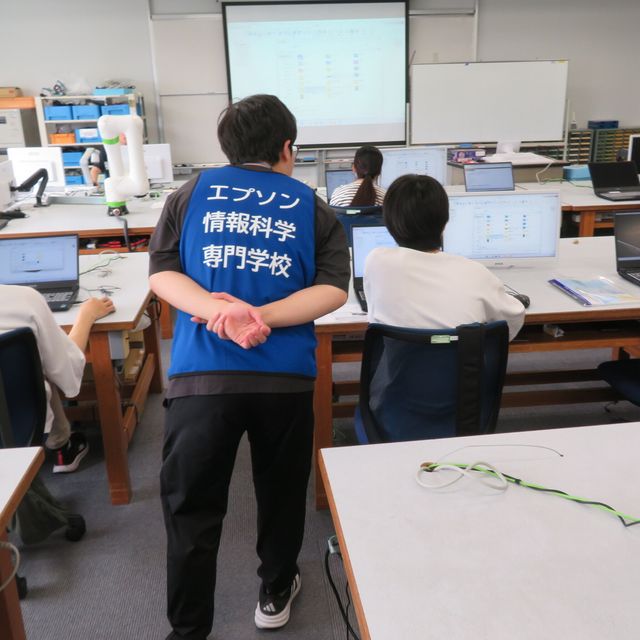 エプソン情報科学専門学校 ３次元プリンタで、オリジナルのスタンパーを作ろう3