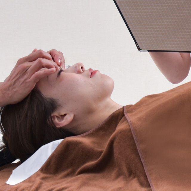 湘南医療福祉専門学校 【第2部東洋療法科】自分で作ったアロマオイルでマッサージ1