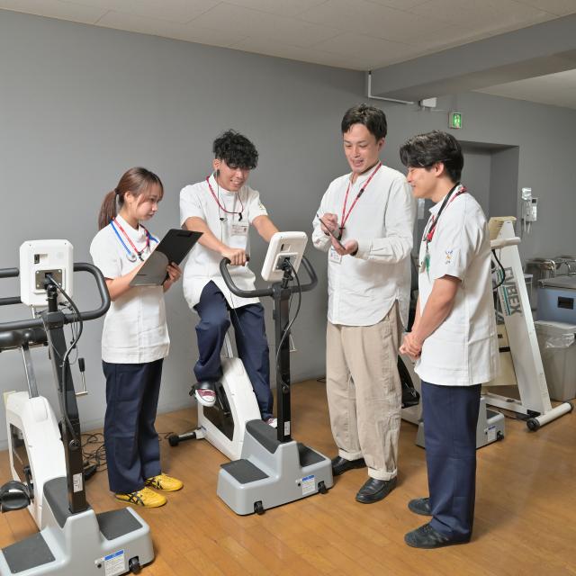 多摩リハビリテーション学院専門学校 【理学療法学科】「脈を測る」って何？3