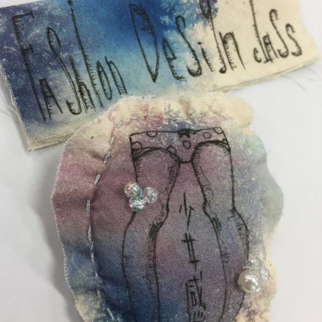 香蘭ファッションデザイン専門学校 ☆★デザイン系合同入門☆★作ってワクワク!デザインブローチ!1
