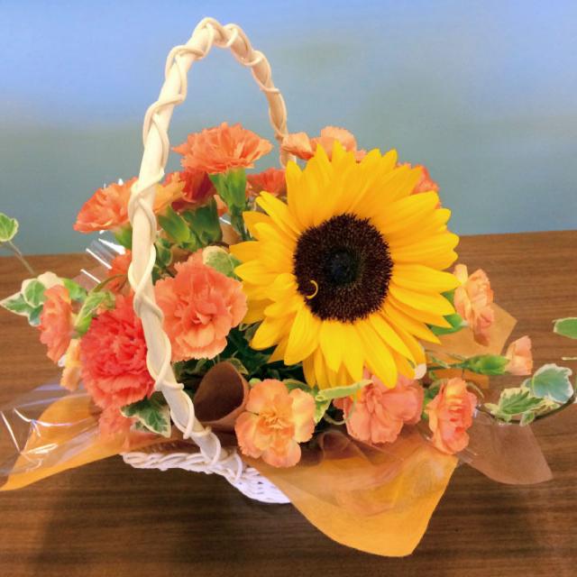 大阪ビジネスカレッジ専門学校 夏色アレンジ★ビタミンカラー編 バスケットアレンジを作ろう!1